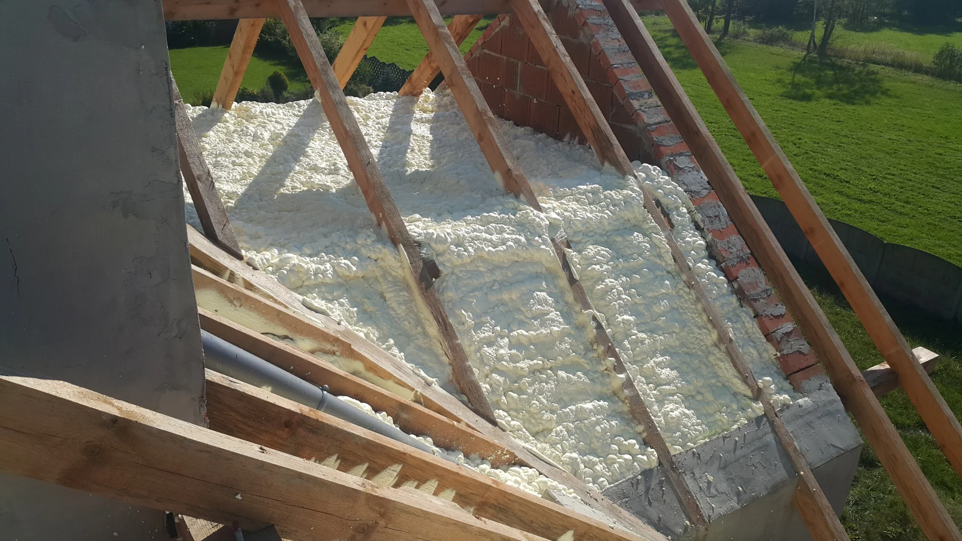 naprawa dachu hali pianą pur