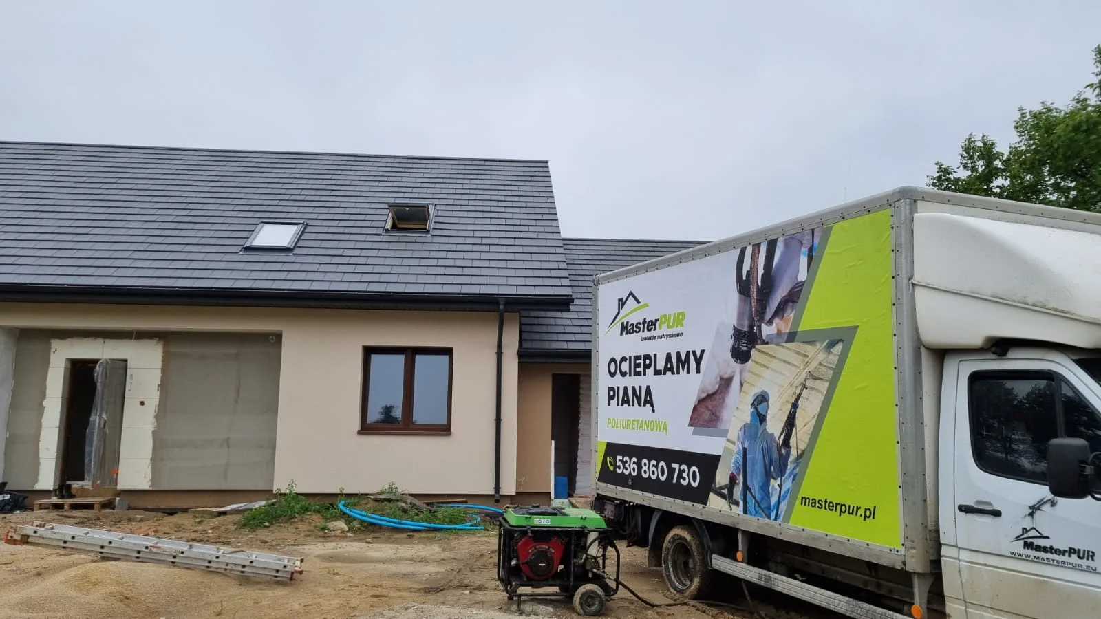 Izolacja zamkniętokomórkowa Drobin - trwała eliminacja mostków termicznych to ostateczny koniec zjawiska jakim jest przemarzanie ścian