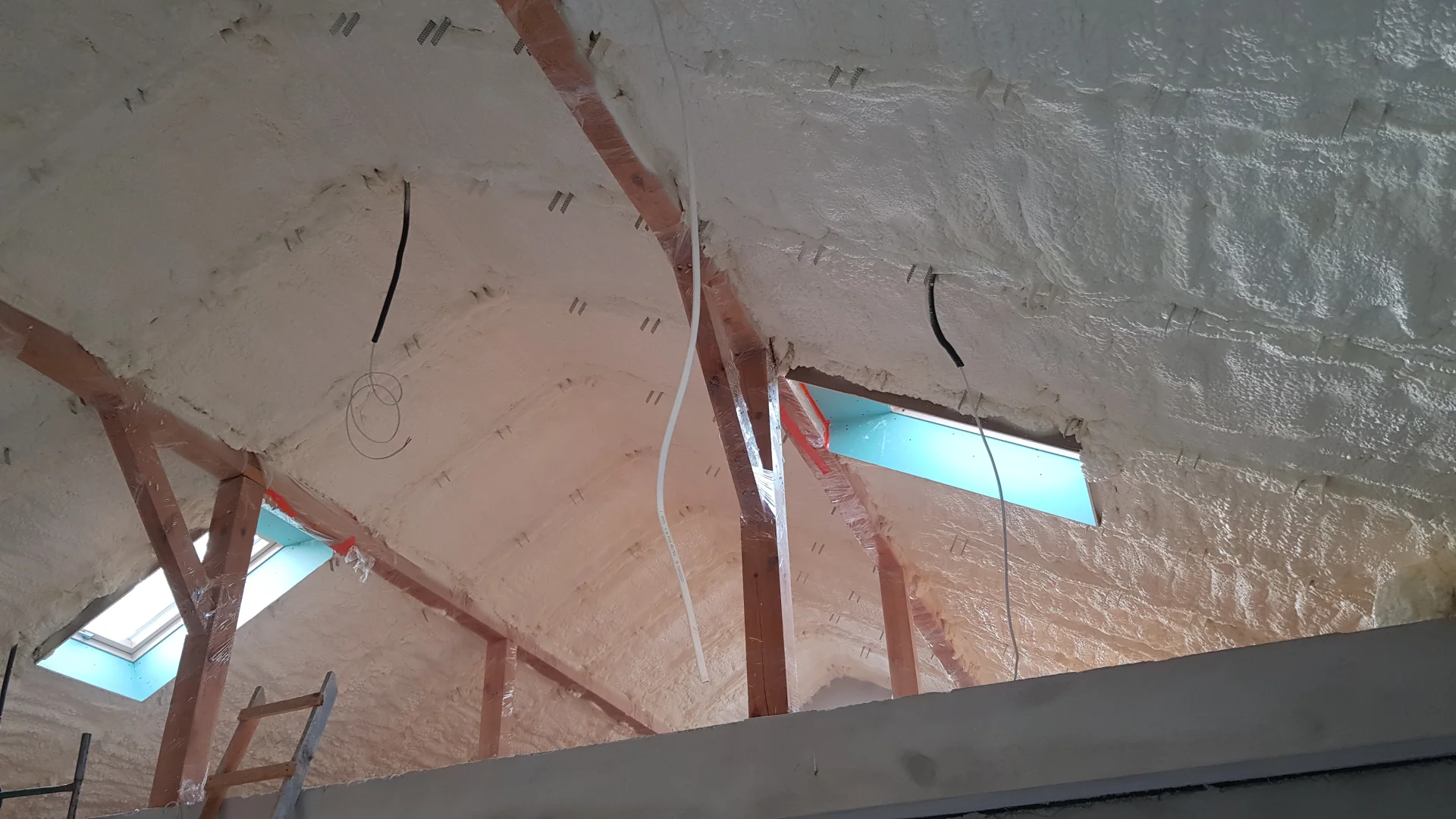 zdrowa izolacja bez grzyba i plesni piana pur