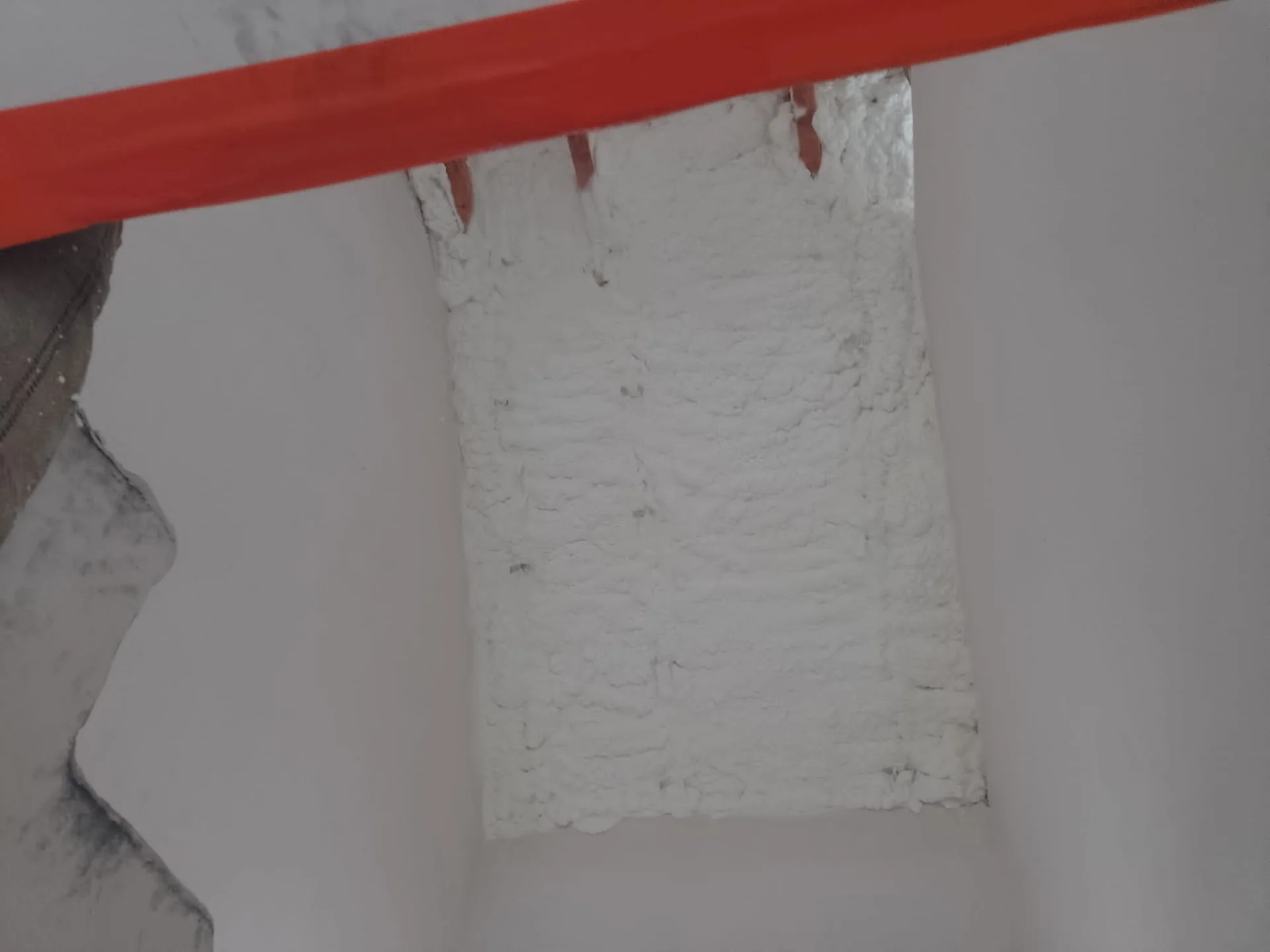 Izolowanie Solec nad Wisłą - piana elastyczna to bezwonna technologia i ostateczny koniec na wysokie rachunki za ogrzewanie