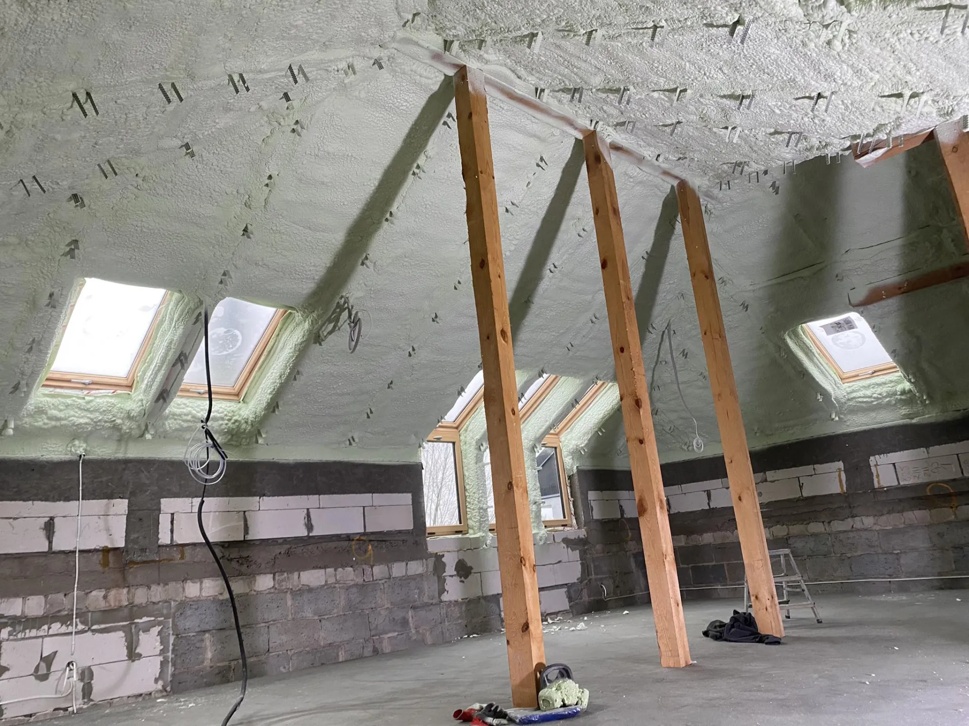 Izolacja pianką PUR Maciejowice