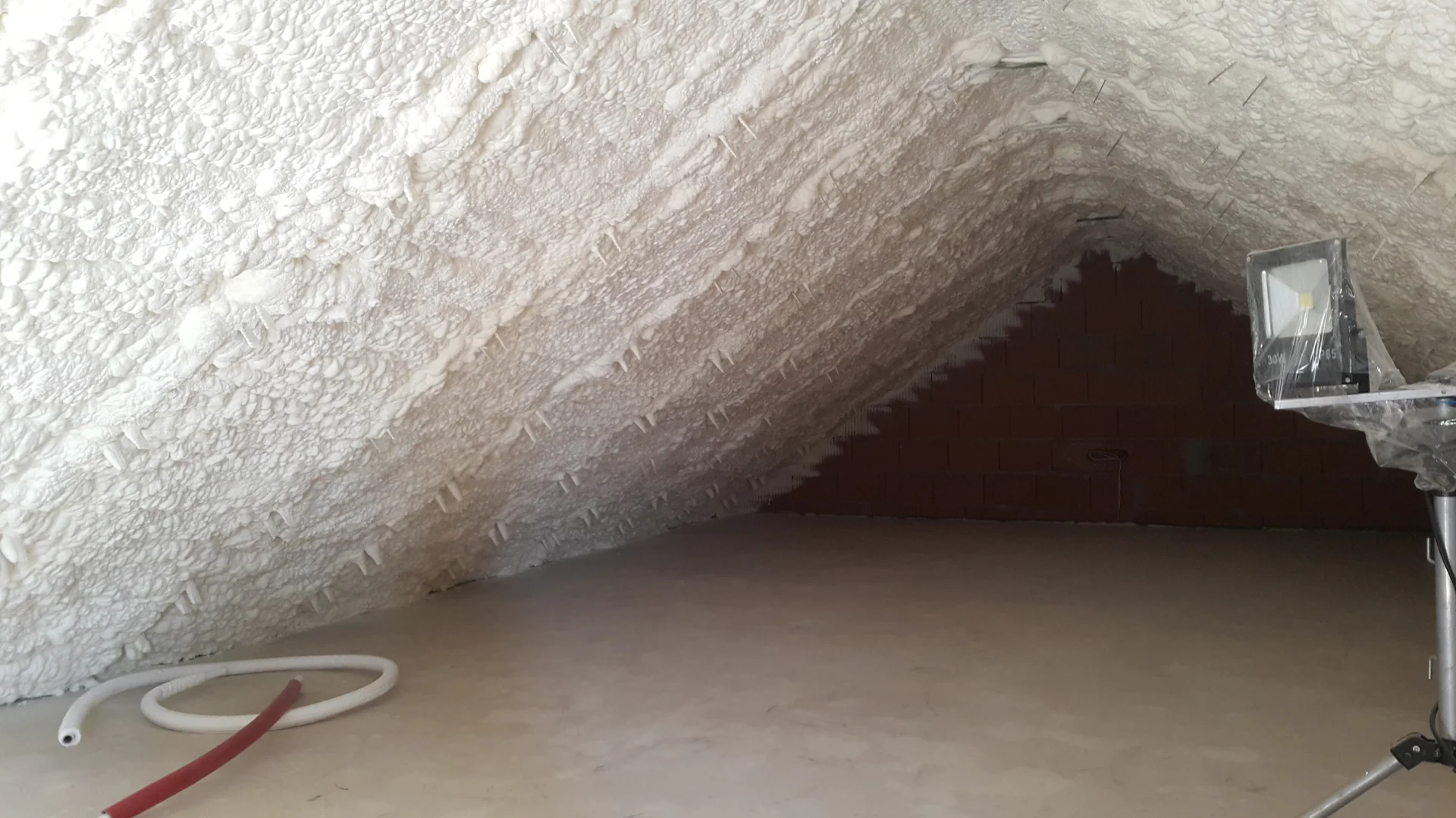 Aplikacja pianki PUR Osieck