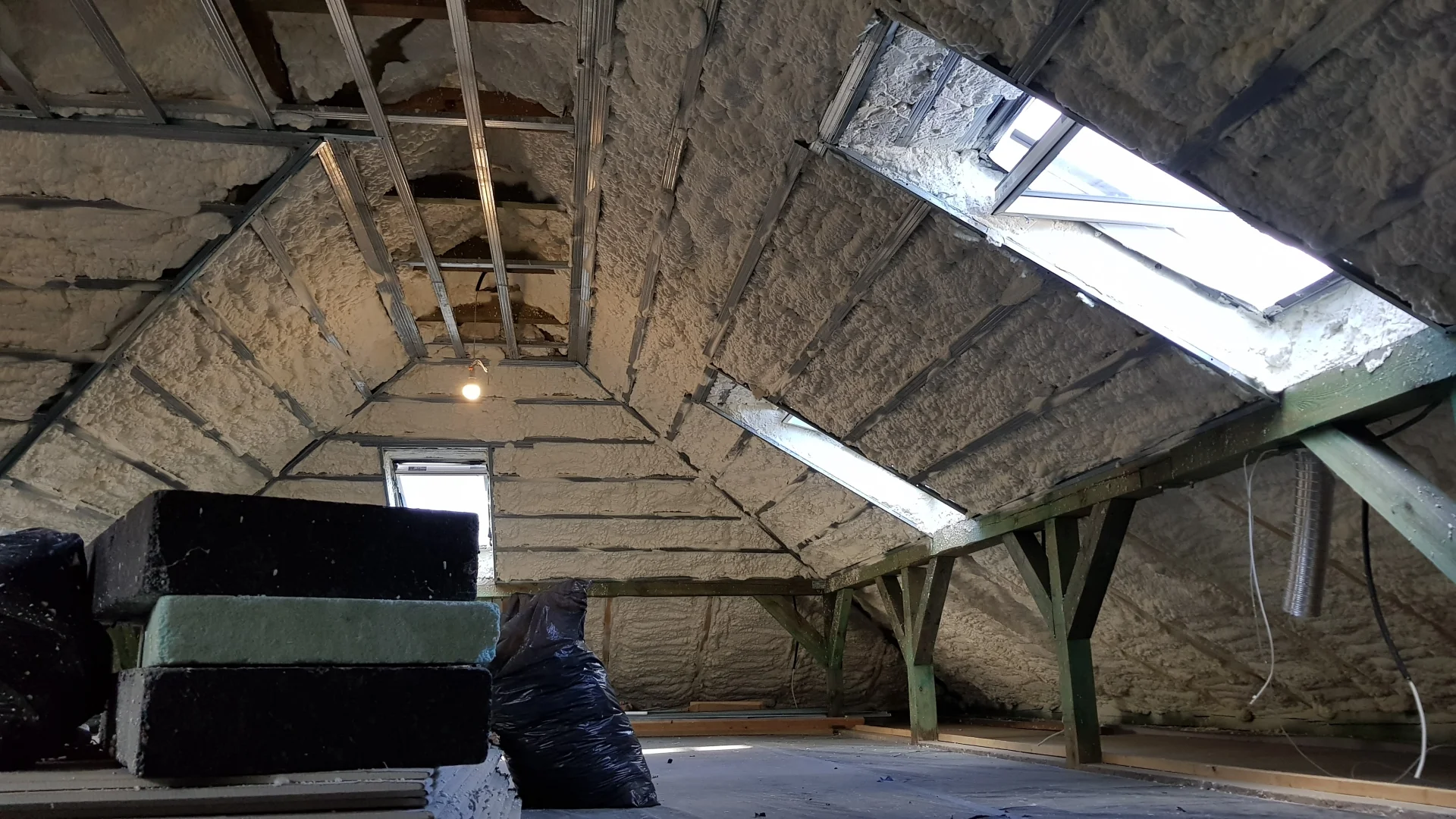 Ocieplenie pianką poliuretanową Gostynin