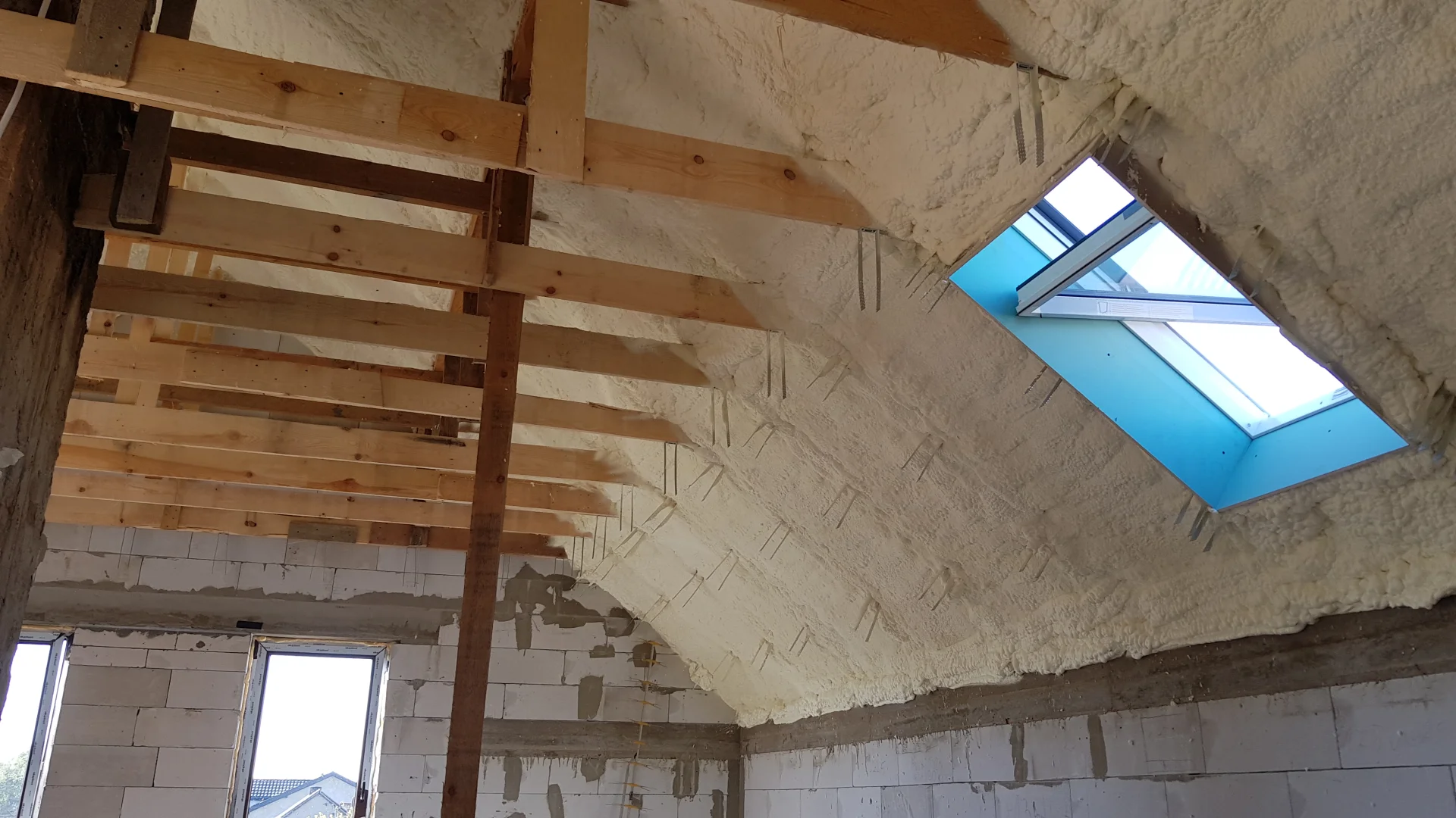 Wykonanie izolacji pianką PUR Piastów