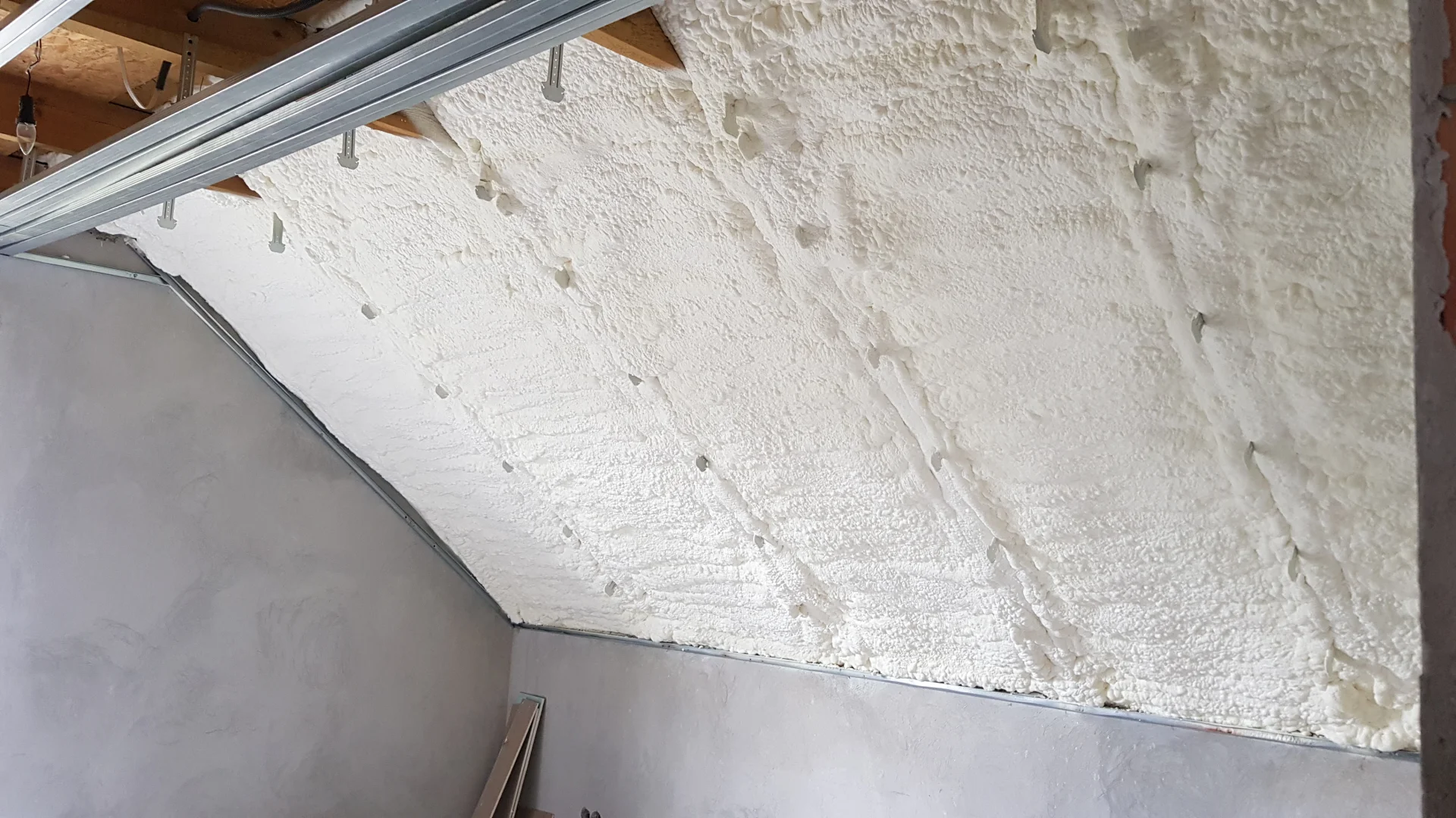 Wyścig o ROI! Jak wybrać ekipę PUR, która nie spali Twoich pieniędzy?