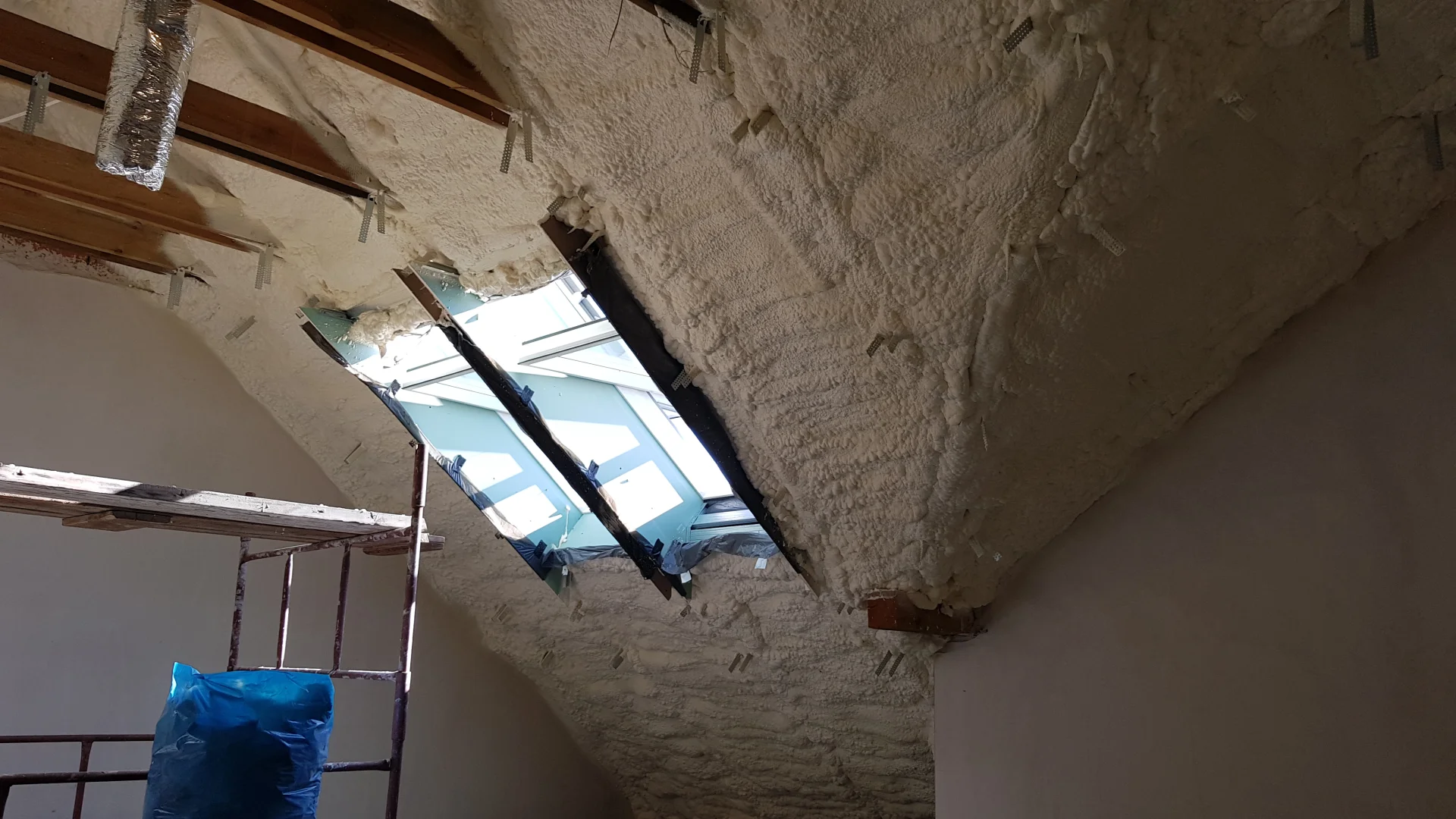 Usługa ocieplania pianą PUR Węgrów