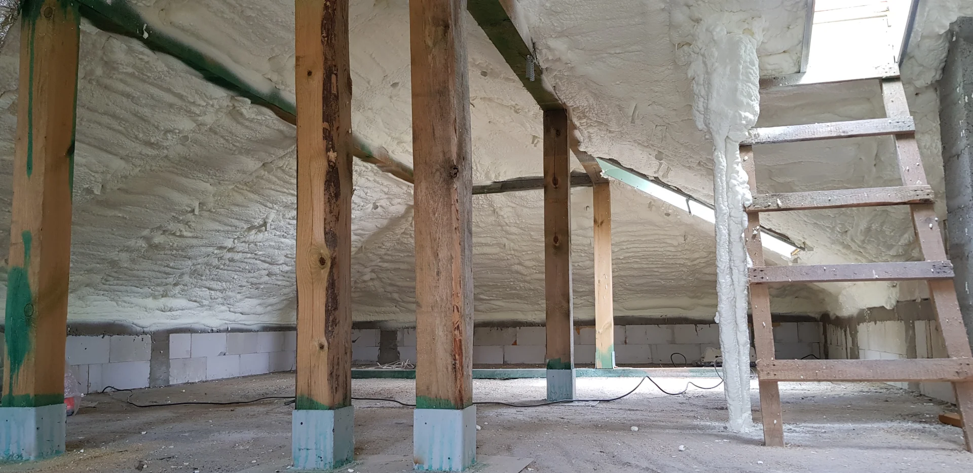 Jak rozpoznać miejsca ucieczki ciepła? Fizyka budowli i szczelność izolacji