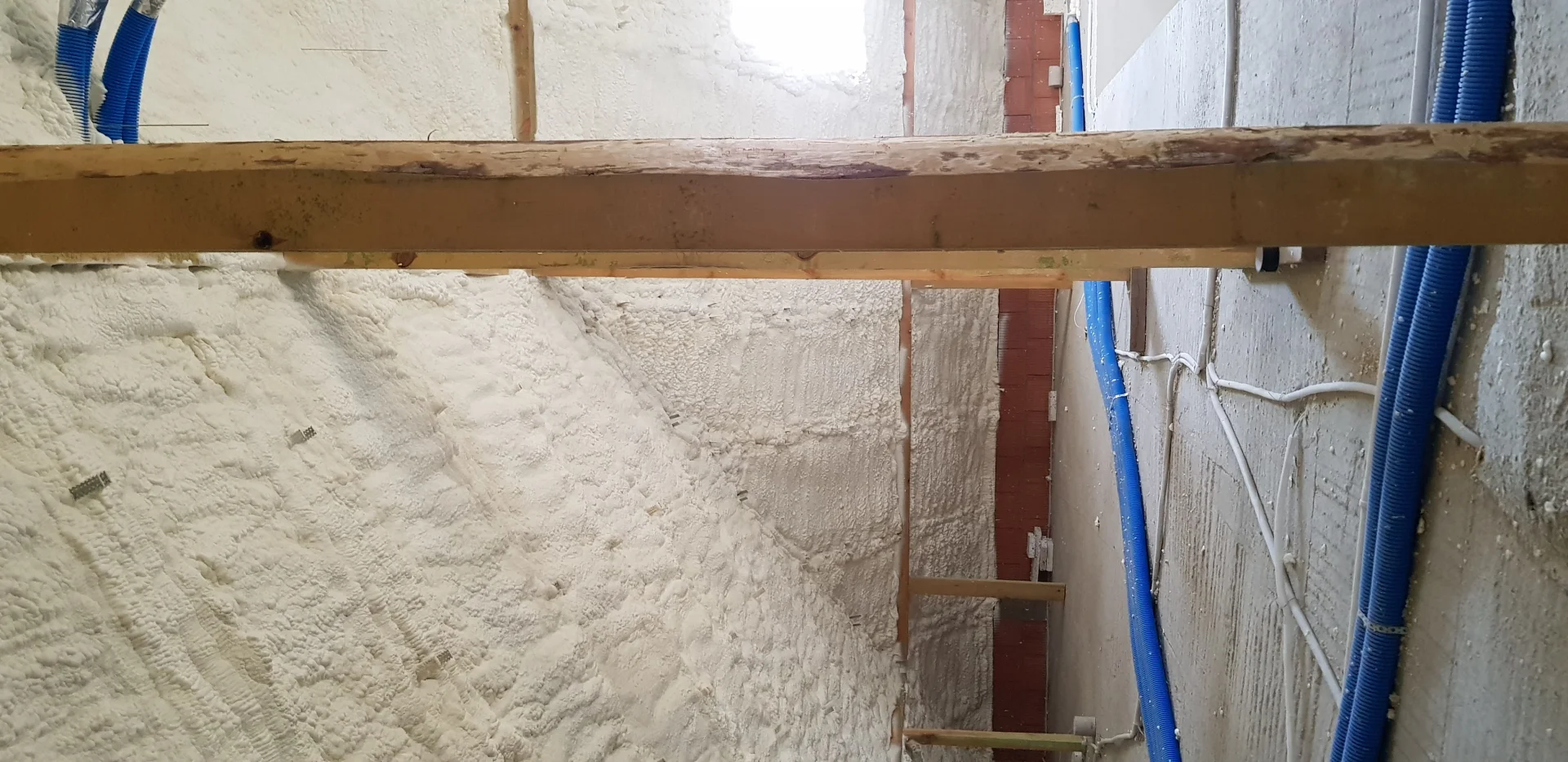 Pianka PUR w ekstremalnych temperaturach – Izolacja na 2026 rok